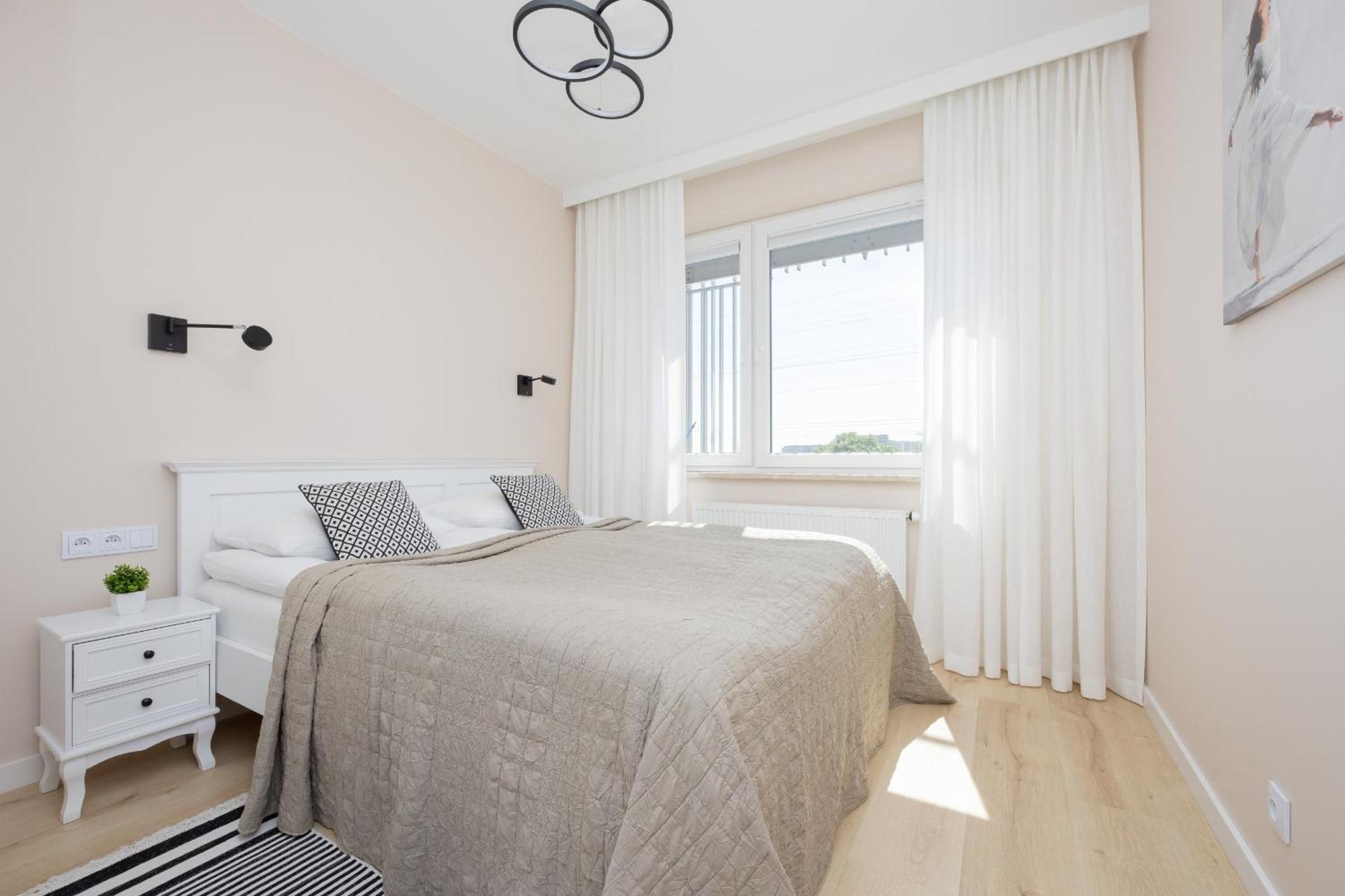 Stacja Wola Nowoczesny Z Balkonem I Parkingiem By Renters Apartament